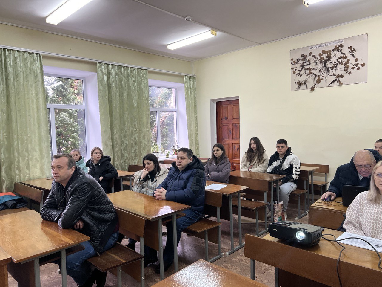 Засідання круглого столу на тему: «Сезонний догляд за садом»