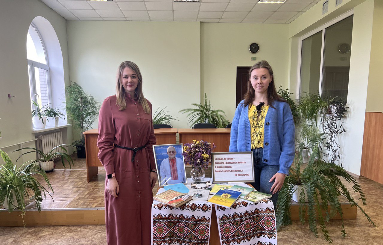 Поетичний вечір «Іскри творчості запалюють серця»